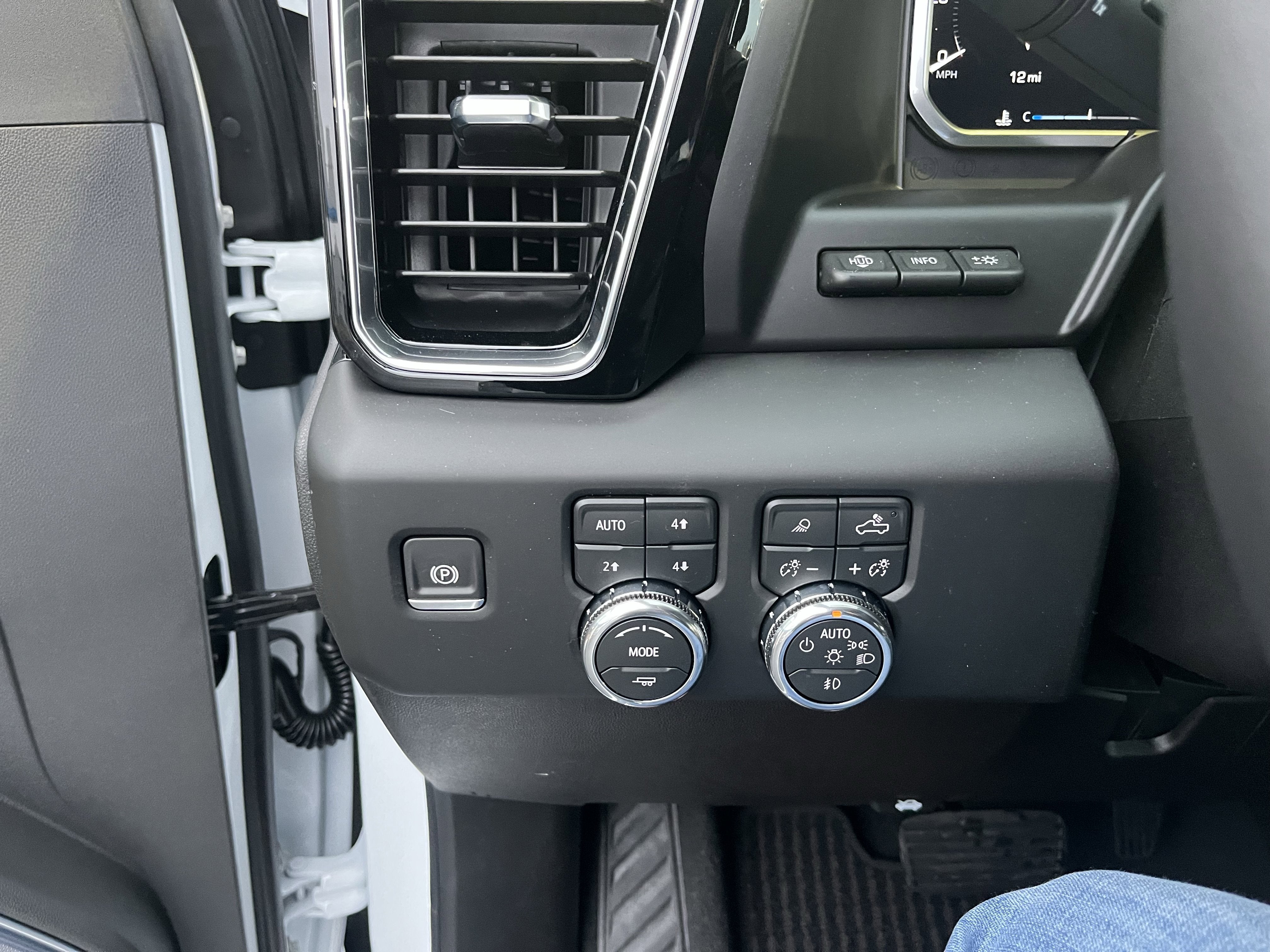 2026 GMC Sierra 3500 HD Denali Ultimate DRW