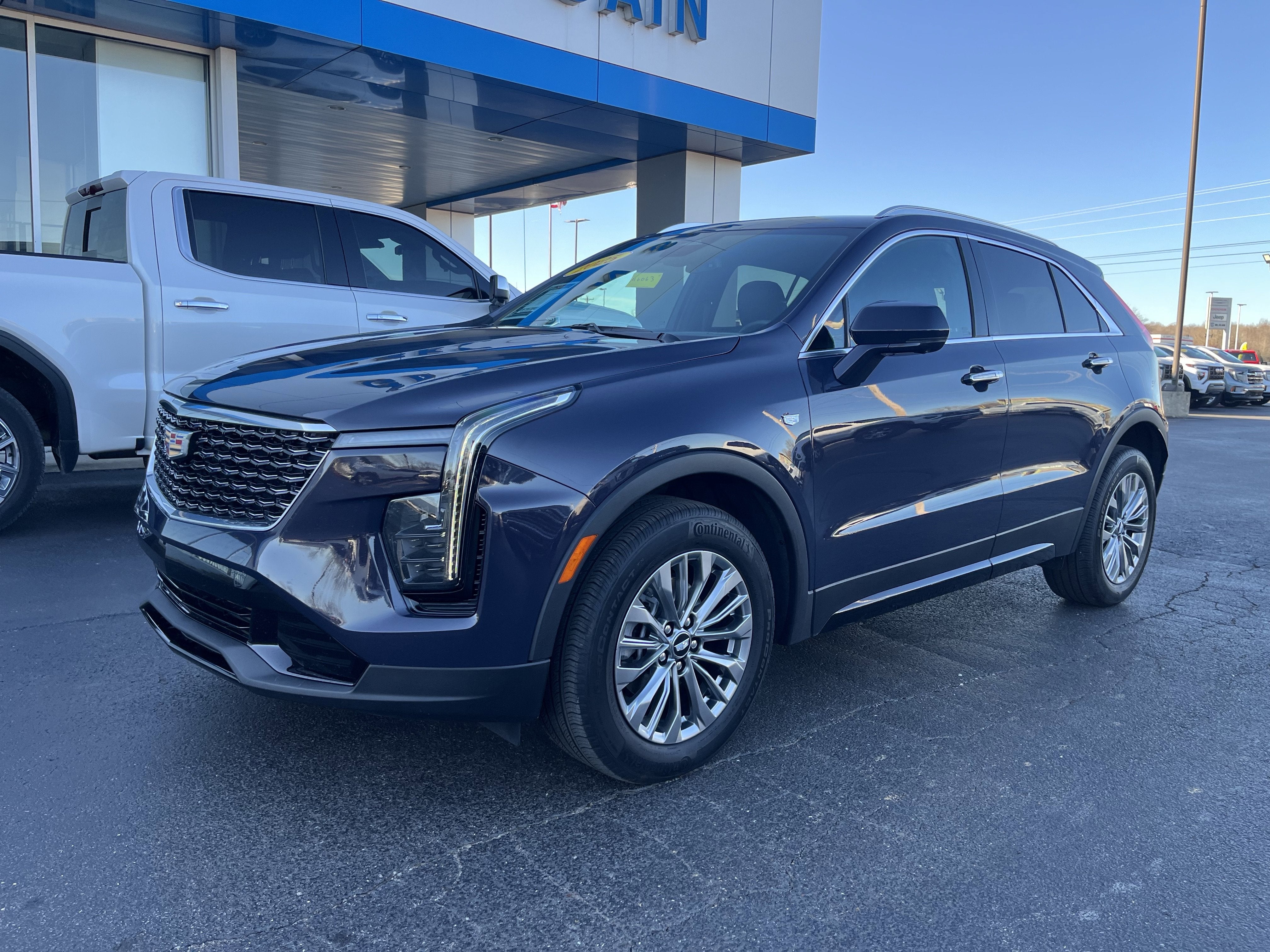 2025 Cadillac XT4 Premium Luxury
