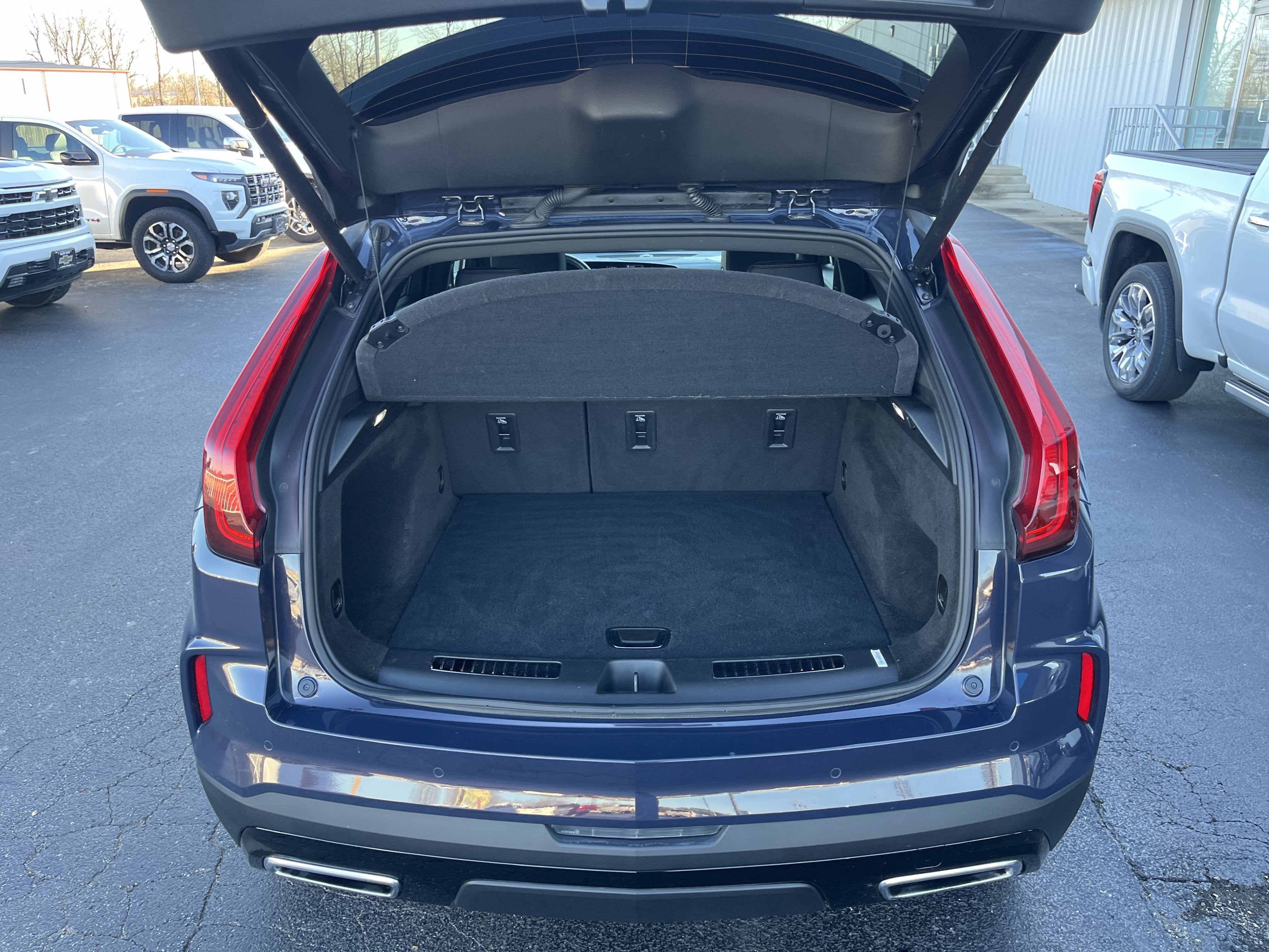 2025 Cadillac XT4 Premium Luxury