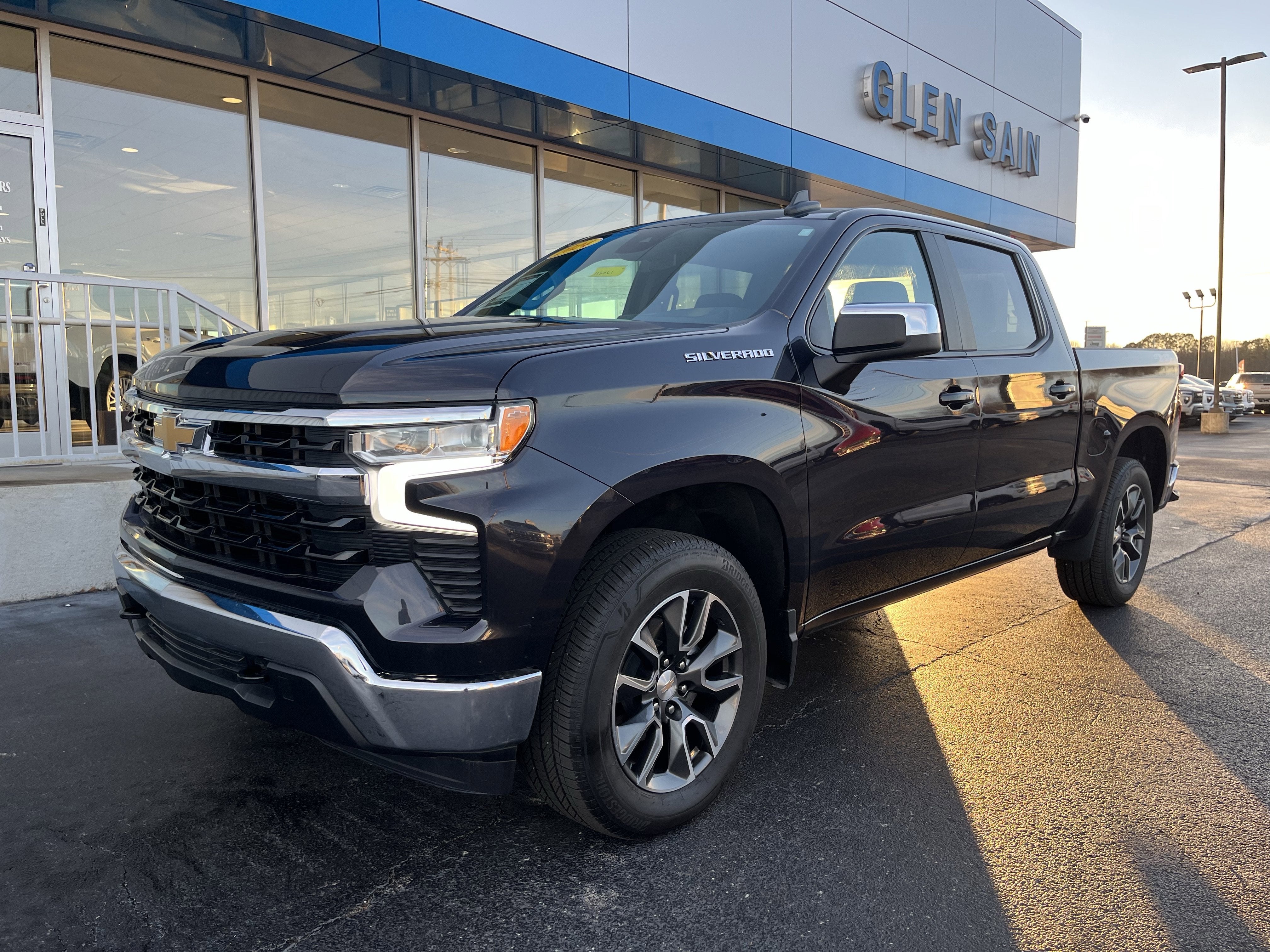 2024 Chevrolet Silverado 1500 LT (2FL)