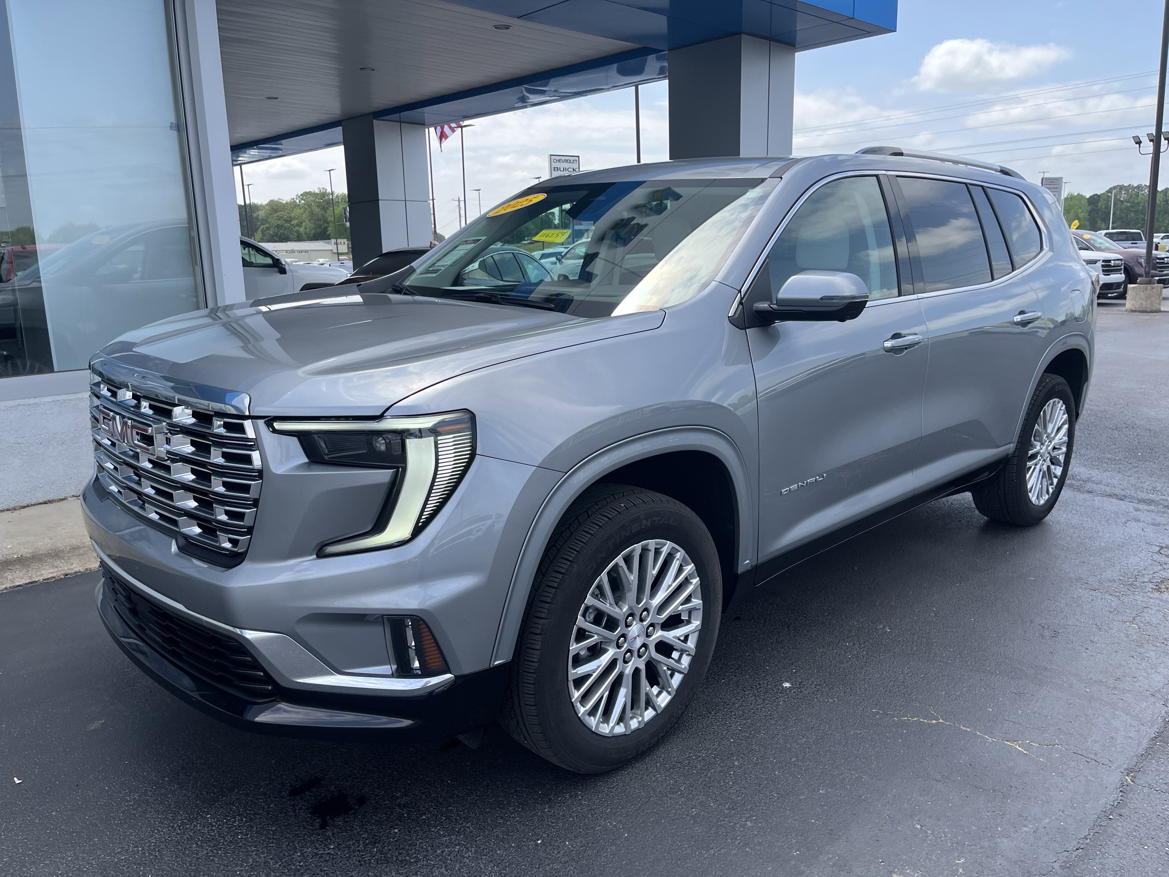 2025 GMC Acadia Denali