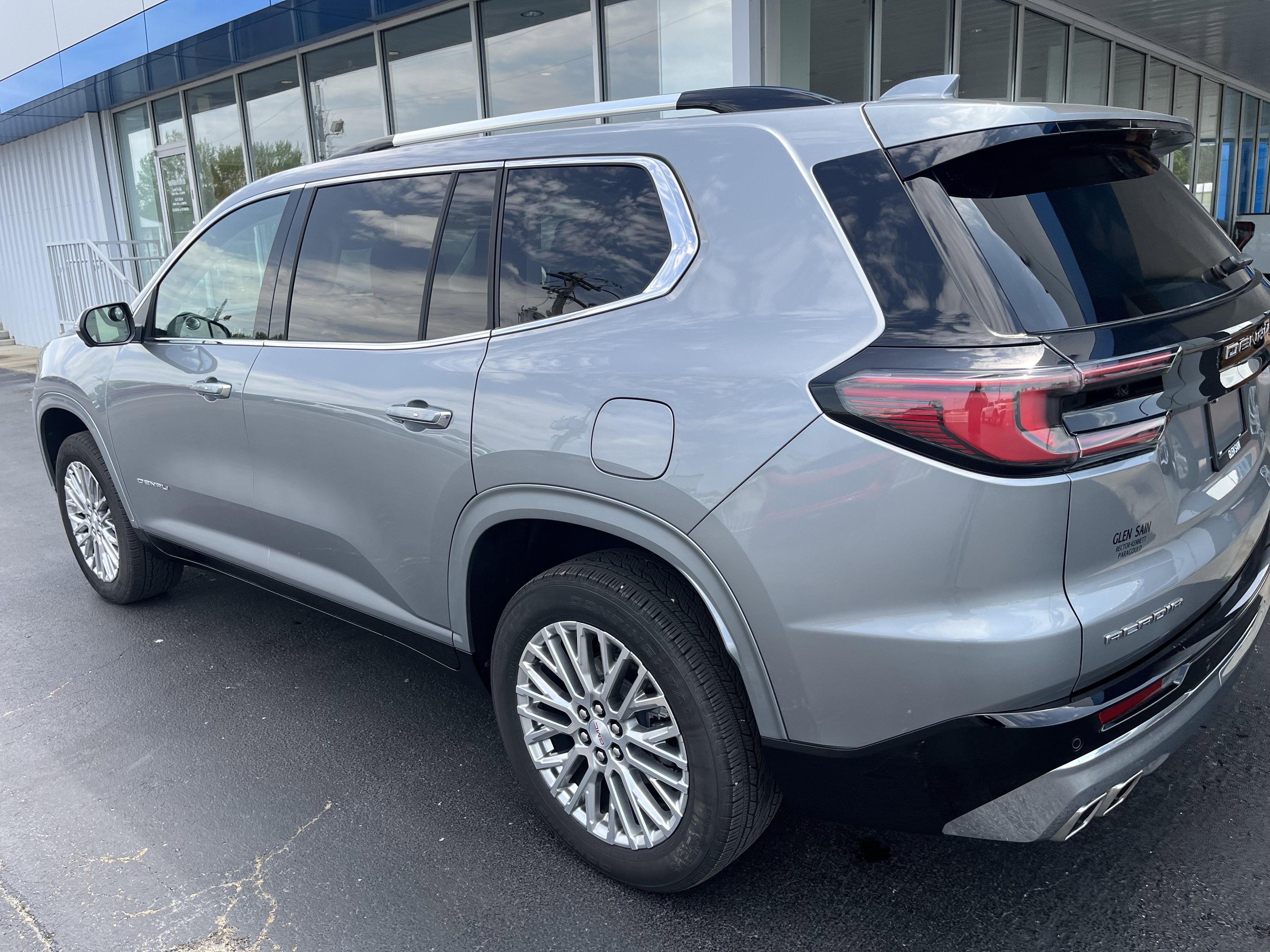 2025 GMC Acadia Denali