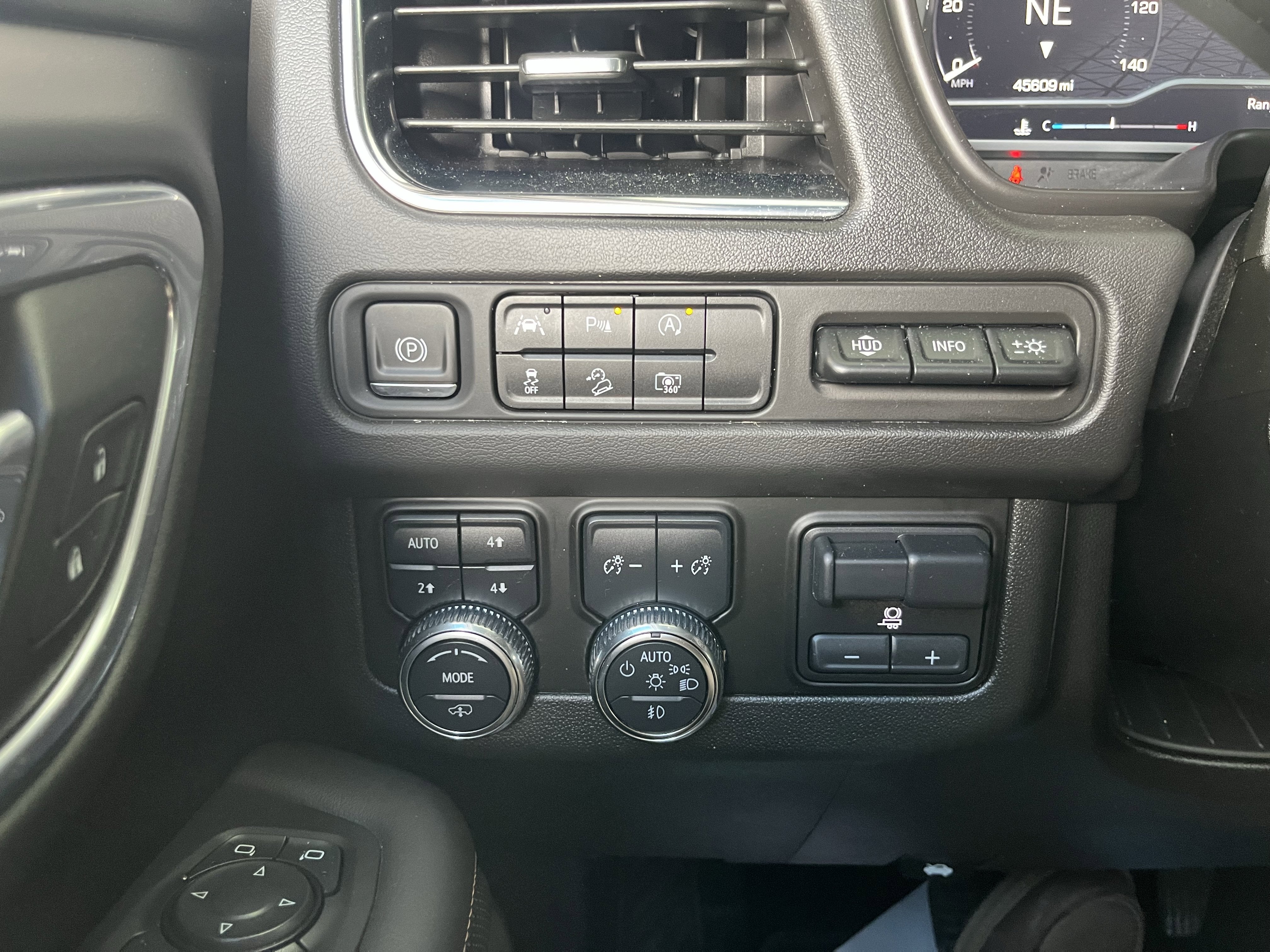 2023 GMC Yukon AT4