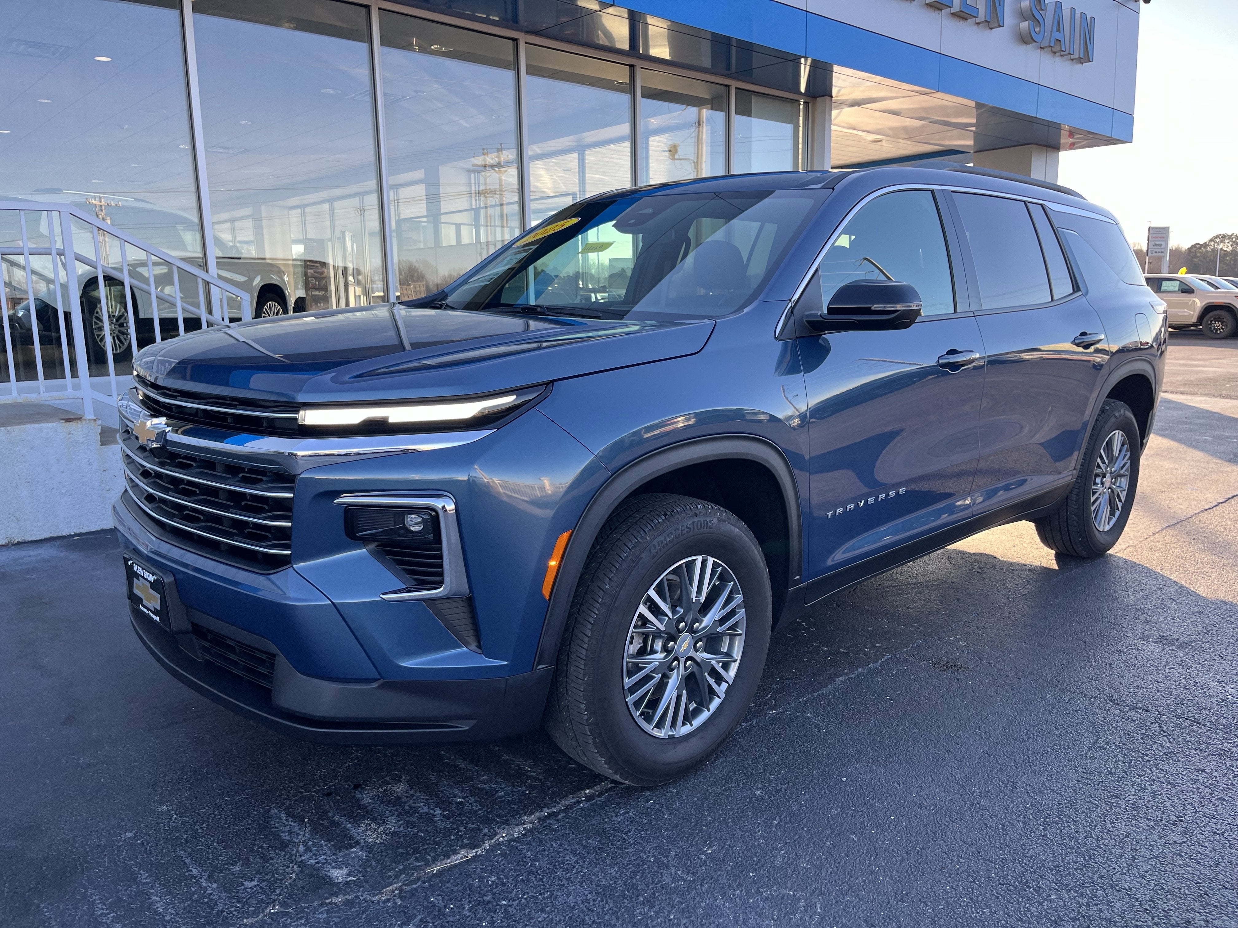2025 Chevrolet Traverse LT