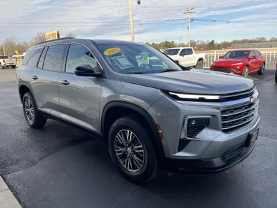 2025 Chevrolet Traverse LT