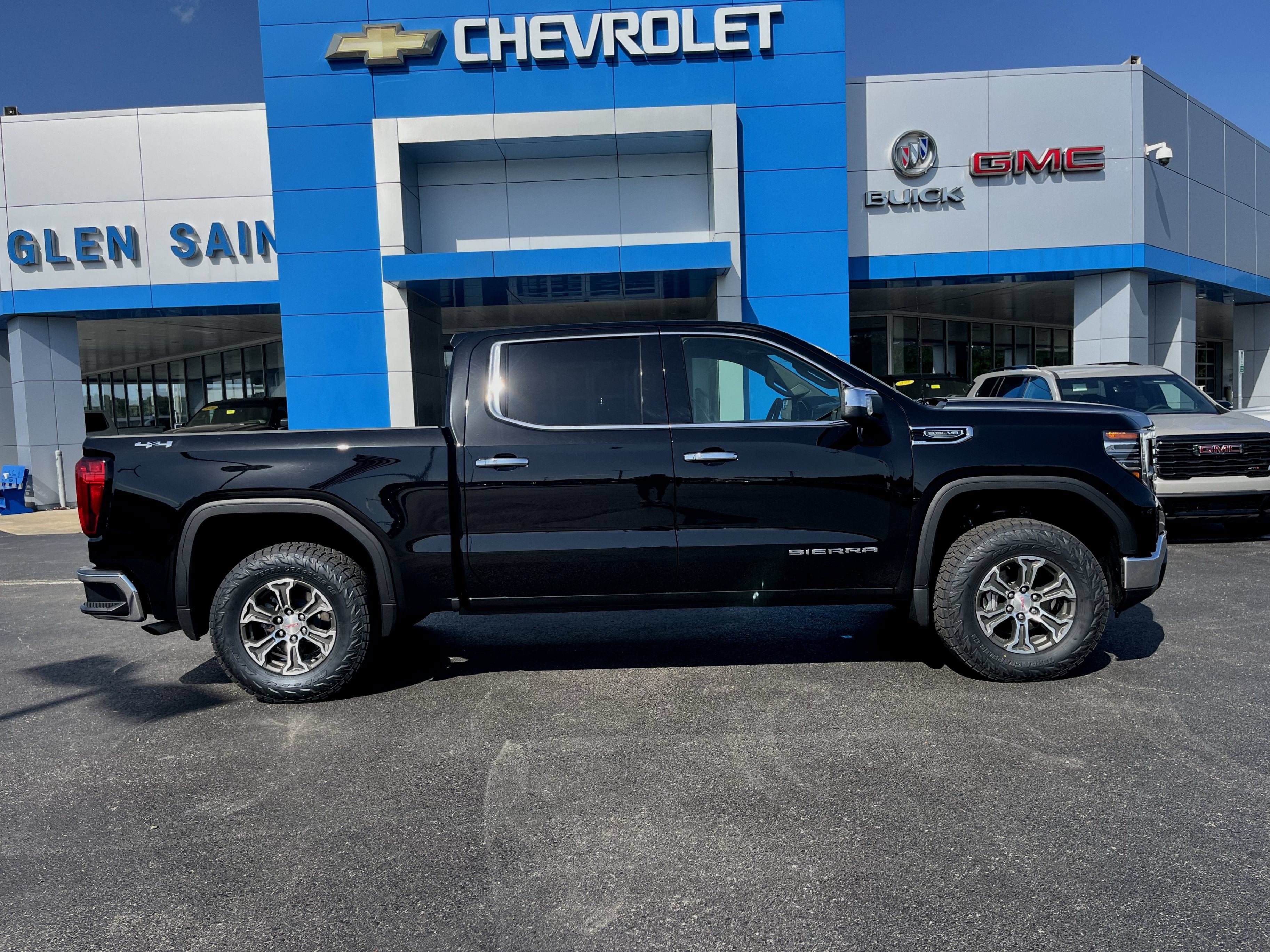 2025 GMC Sierra 1500 SLT