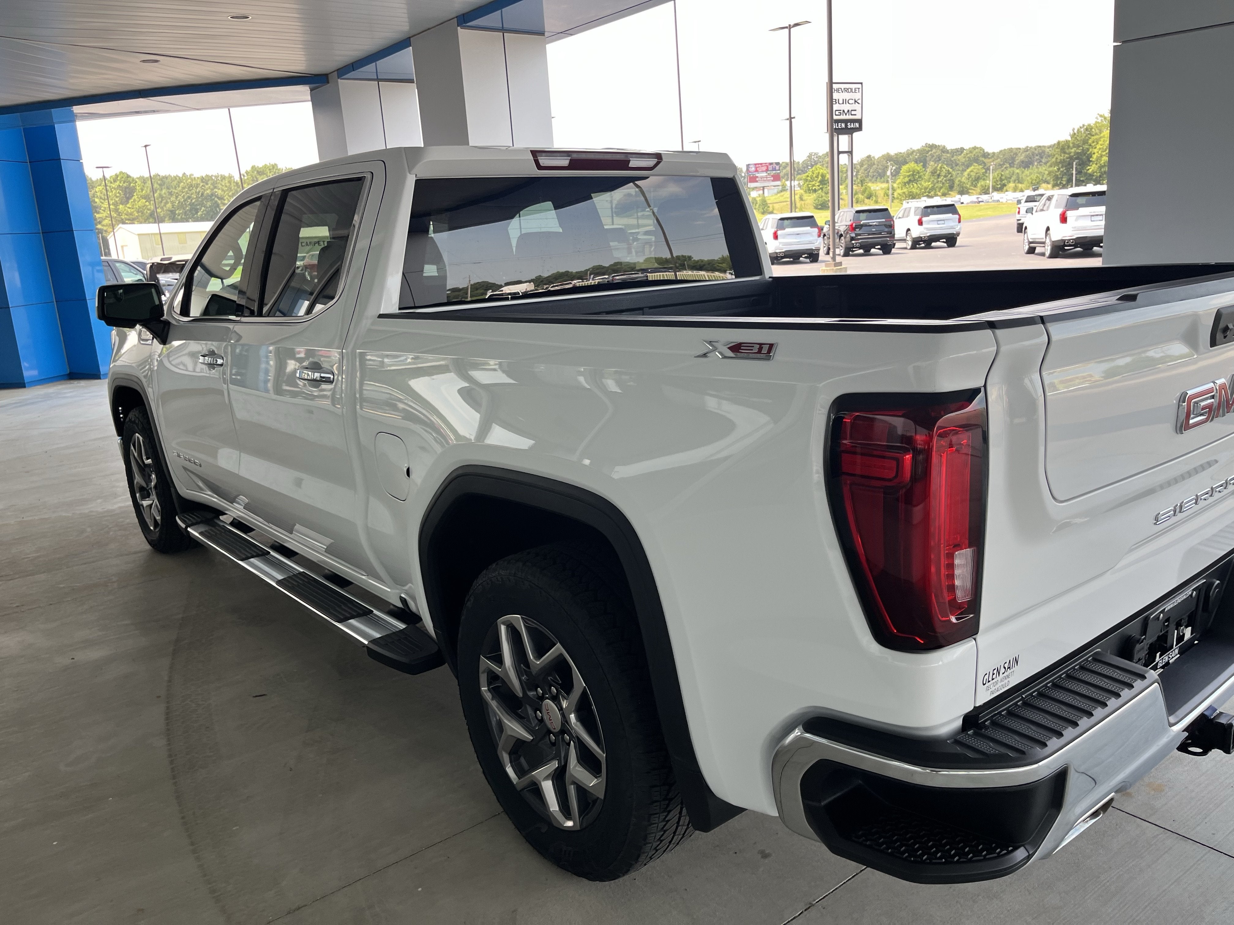 2025 GMC Sierra 1500 SLT