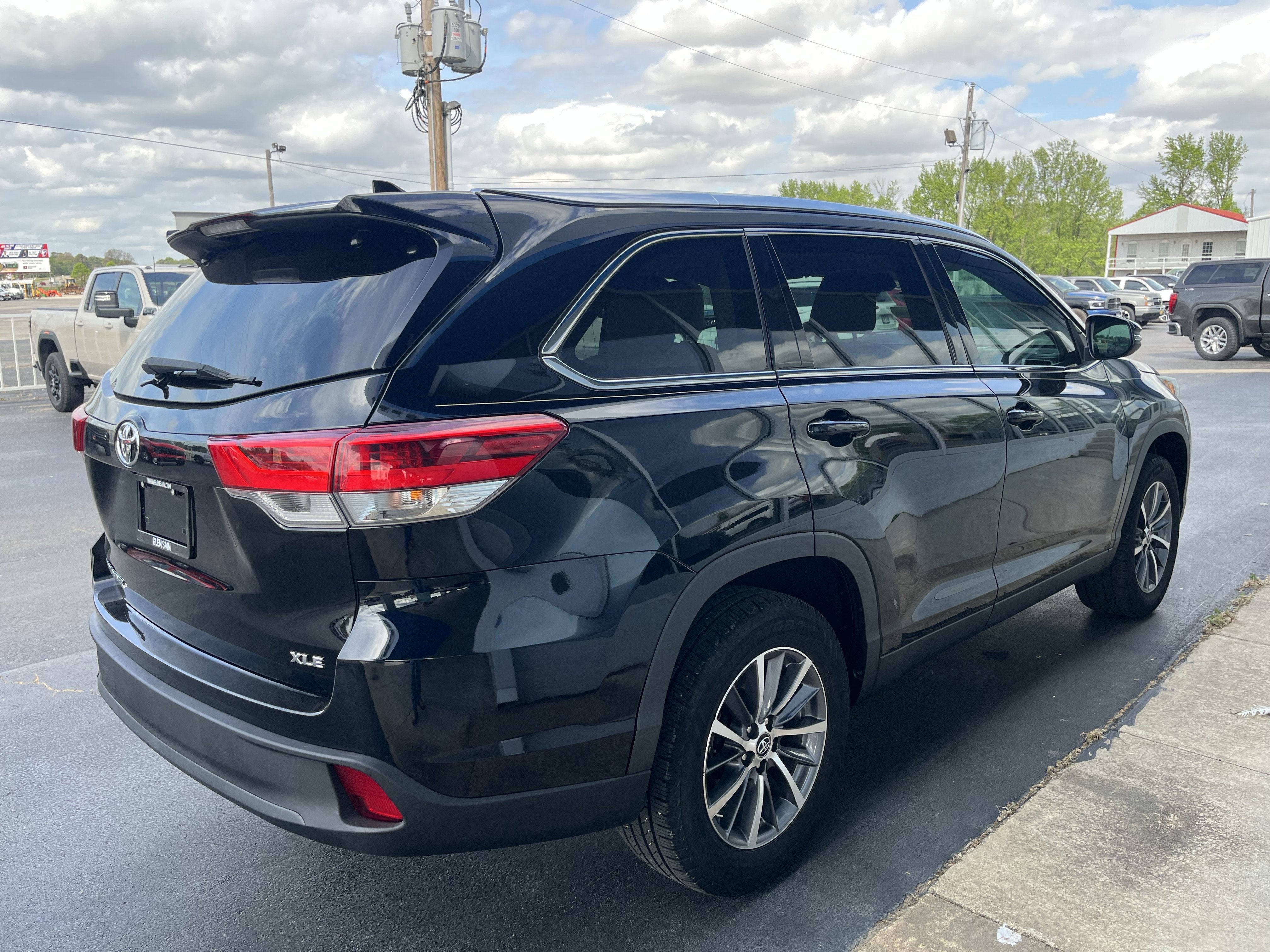 2019 Toyota Highlander SE