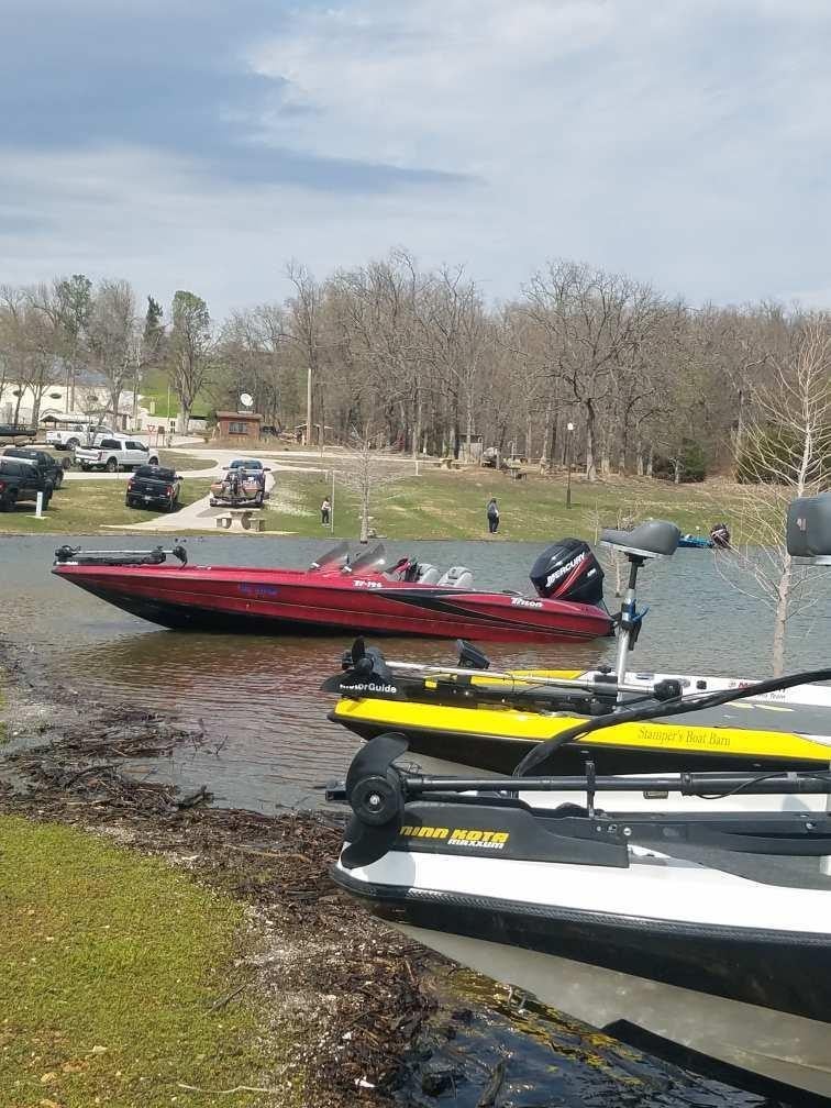 multiple boats in river